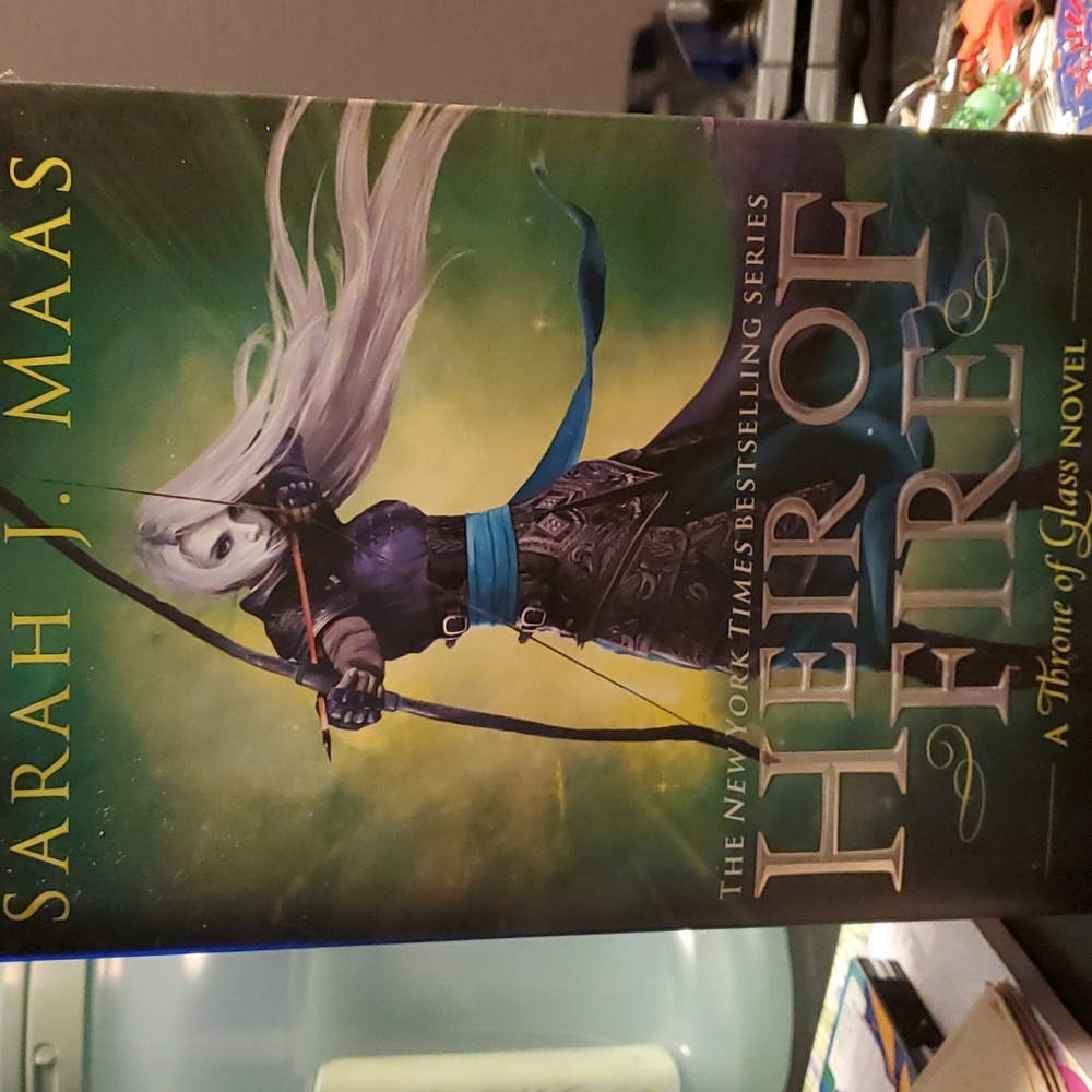 Used Hardcover Heir of Fire by Sarah J Maas.